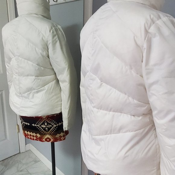 NWT White Puffer Jacket - Picture 8 of 8
